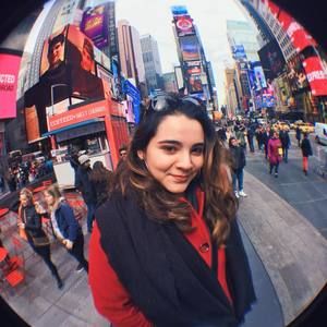 Meet your Posher, Alejandra